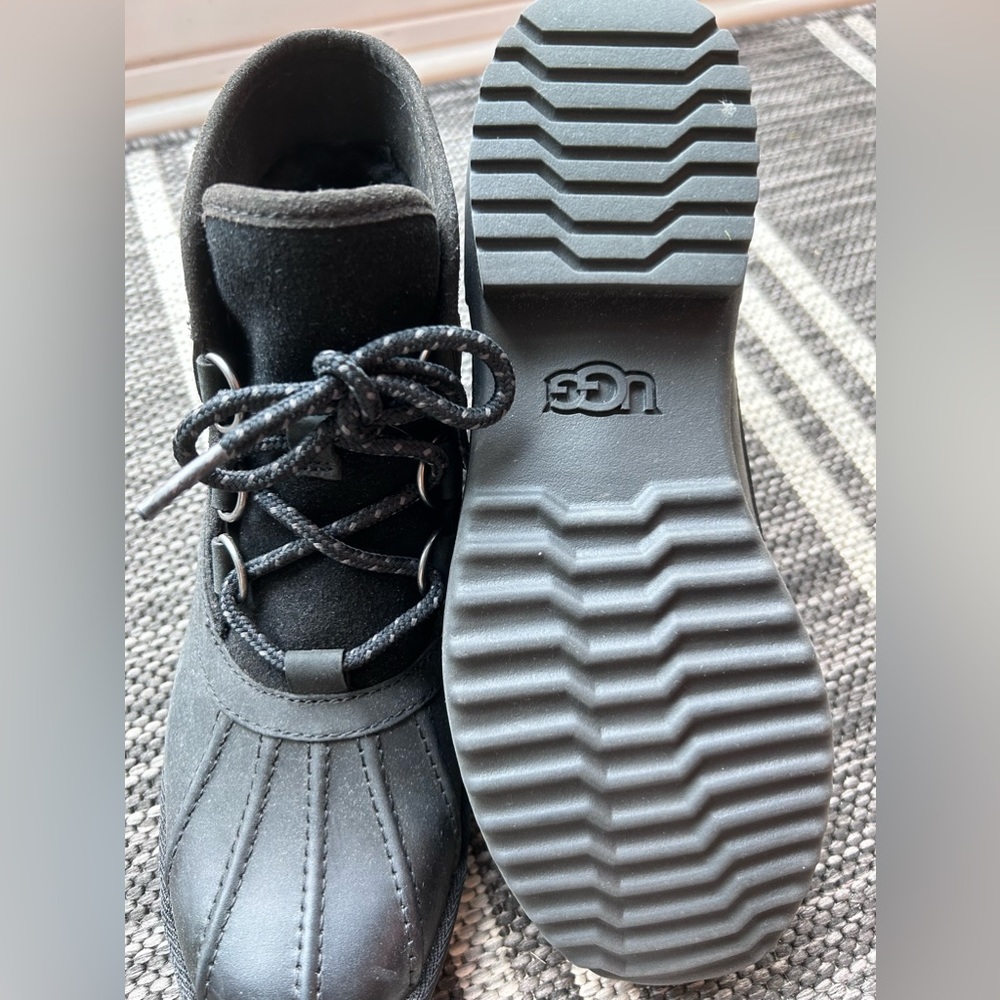 UGG Womens Black Rain/Snow Boot Size 8